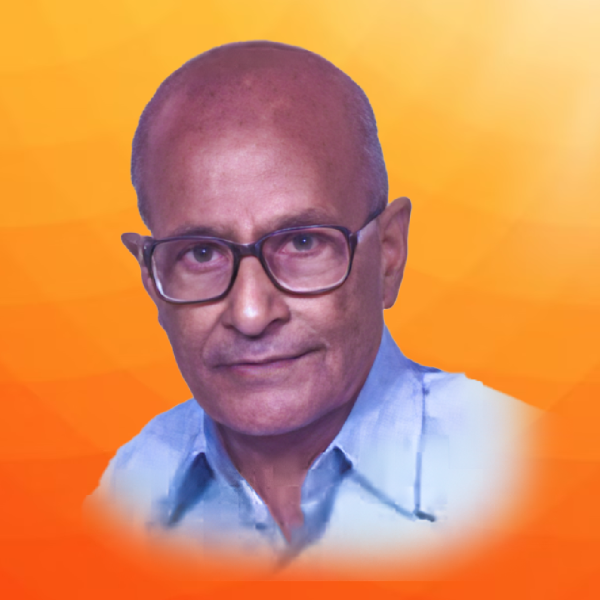 ऍम.एससी. (कैमिस्ट्री), ऍम. ए. (मनोविज्ञान), पीएच. डी. आयुर्वेद रत्न